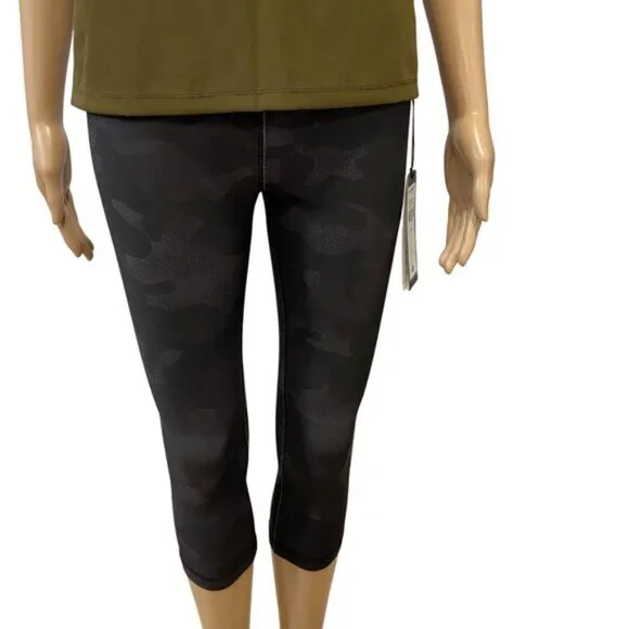 Karma Printed Kyla Crop Capri Leggings XS Black Camouflage Pattern yoga pants - Picture 2 of 11
